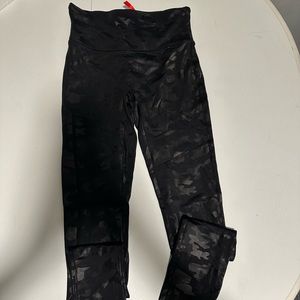Spanx black army print leggings